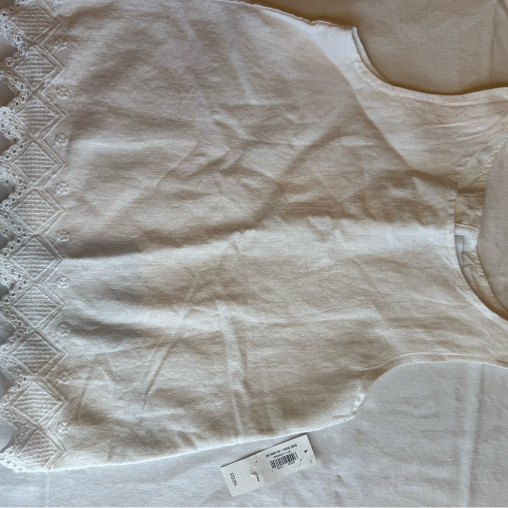 5T Old Navy White Sleeveless Top with Lace Detail